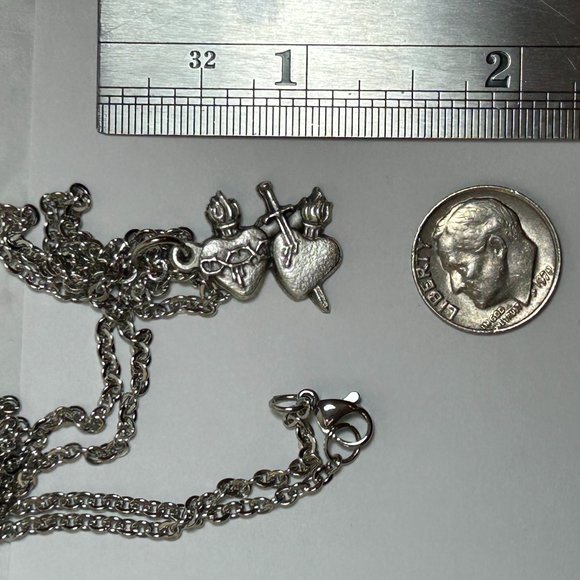 Sacred Heart Silver Tone Pendant Charm Necklace Steel Chain - Picture 3 of 5